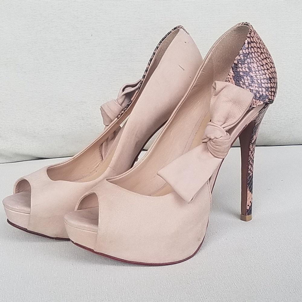Schutz Nude Peep Toe with Bow and Animal Print